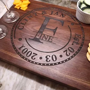 CELEBRATE HALF A DECADE OF LOVE WITH THE PERFECT 5-YEAR ANNIVERSARY GIFT: A PERSONALIZED WEDDING ANNIVERSARY CUTTING BOARD